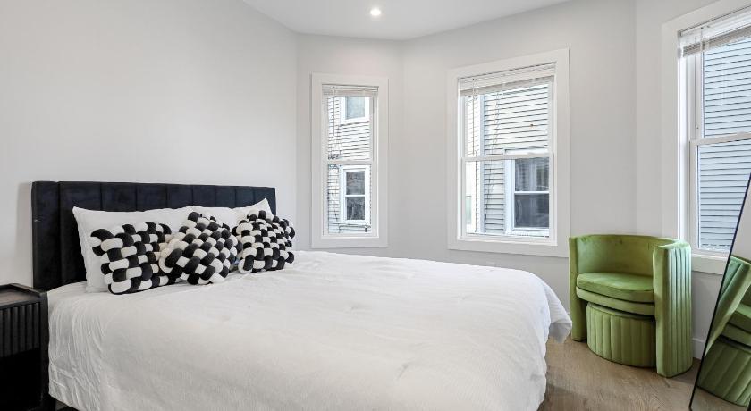 3BR2Bth MIT Harvard TD Garden BOS 2 Parking Spaces