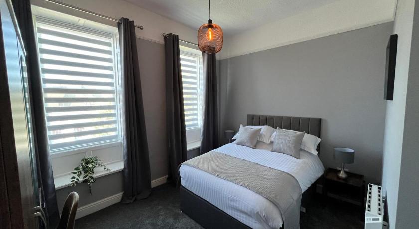 The Globe Apartments