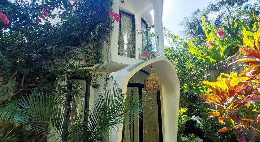 OMA WATU DOME VILLAS