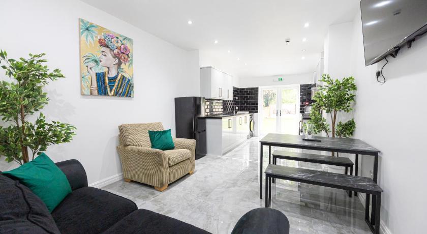 The Kent- Luxury Rooms