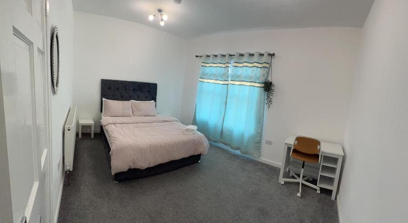 Southampton Bridge Rooms by AFL
