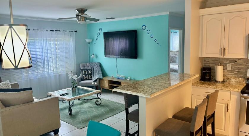 Cozy 2 BR house near Downtown