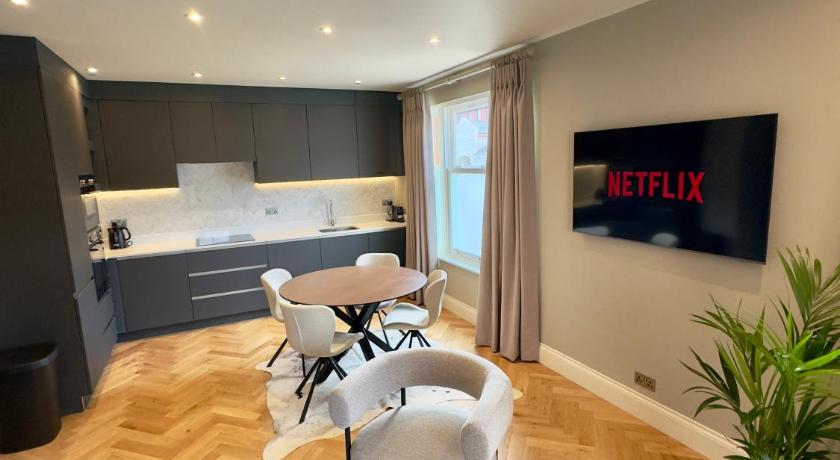 Macbeths Corner High end luxury apartment in centre with parking