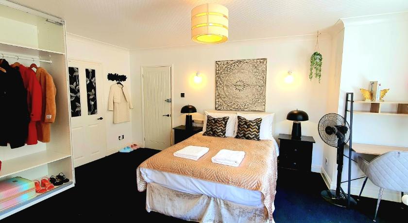 Rose Homestay Brighton - Free parking Ensuite studio room near Brighton Uni