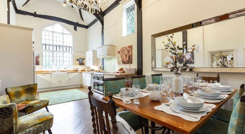 Dorney Windsor Legoland 5 Star Stay for upto 14 guests