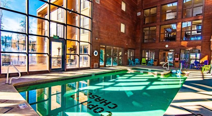 Platinum Studio Pool-Spa Ski-in out Gym, Sauna, Laundry, BBQ
