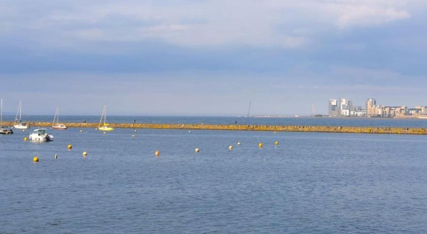 Lovely Sea Rooms, Easy Access to Centre & Airport