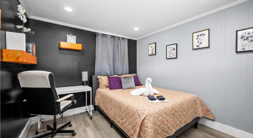 Charming Urban Studio Near Rice University & Museum District