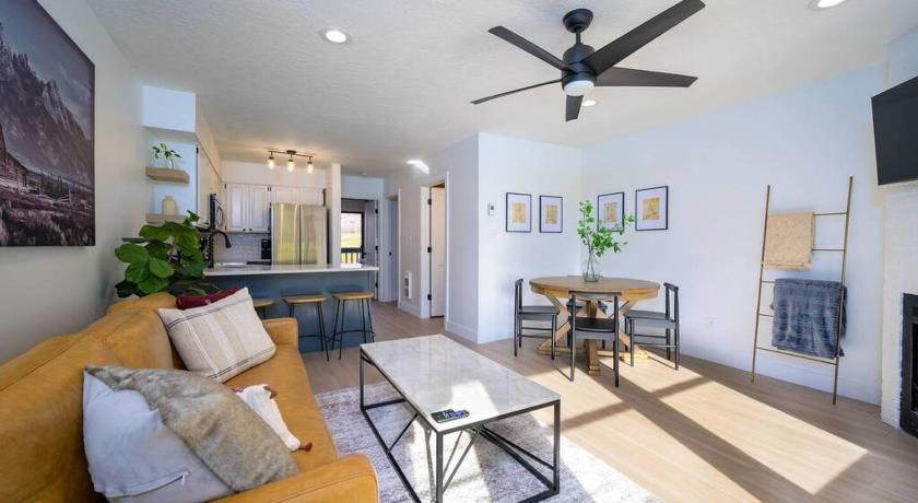 Mountainside Ski & Golf Retreat