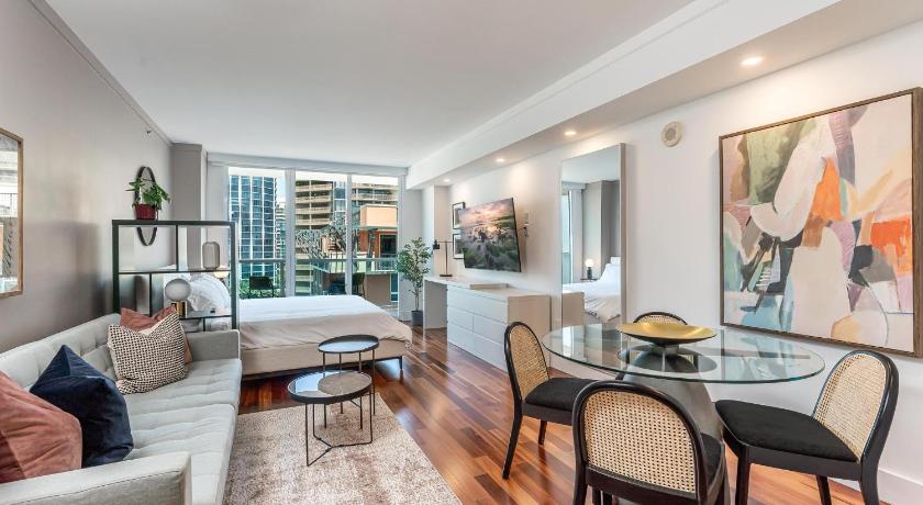 Renovated Coconut Grove Studio includes Parking