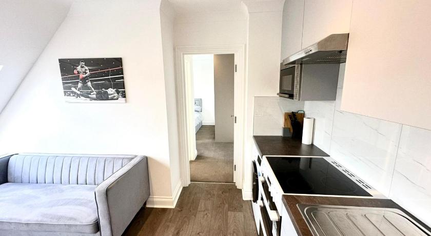 Stunning Modern, Private Apartment,15 Mins To Central London