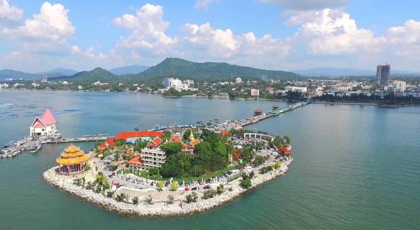 At home Sriracha Sea view