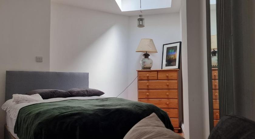 King's Cross Road Private Rooms