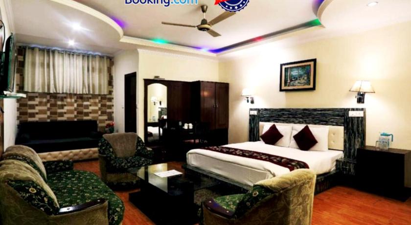 Best place to stay in Nainital - Hotel Moon Nainital - Parking and Lift Facilities
