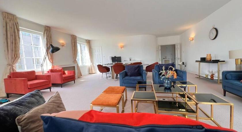 Charming 3 Bed Luxury Flat in Central London
