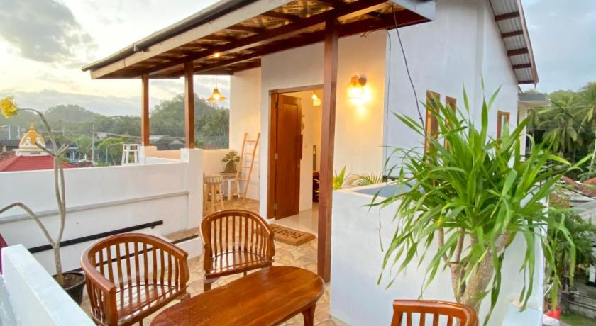 Sackstone rooftop villa