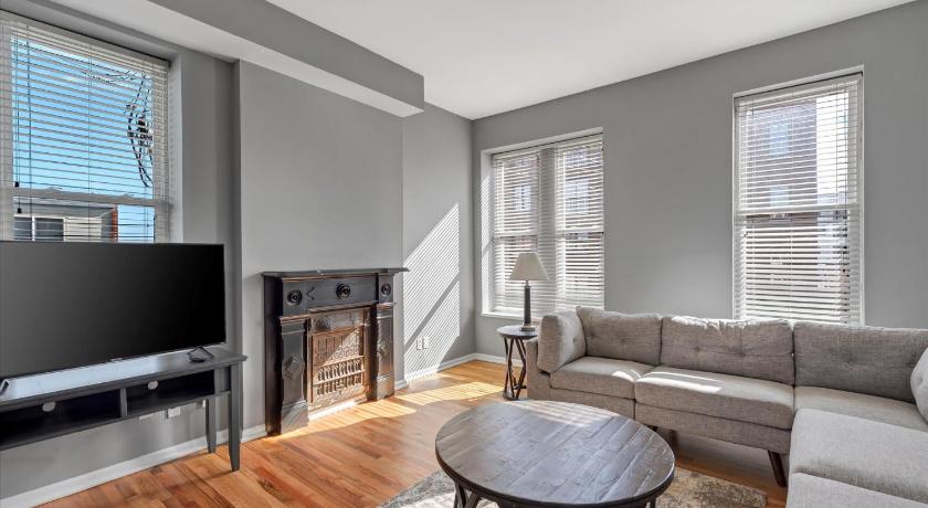 Amazing Recently Rehabbed STL Unit in Prime Soulard Location 713a