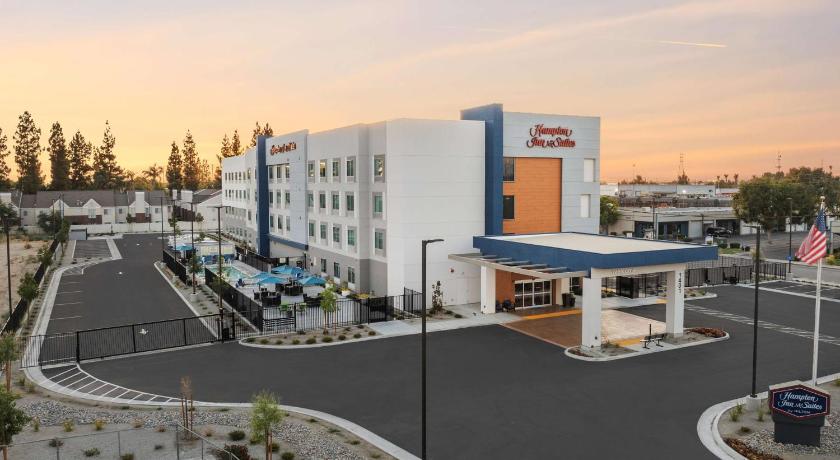 Hampton Inn & Suites by Hilton Bakersfield Central