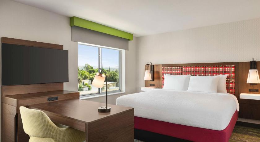 Hampton Inn & Suites Oroville