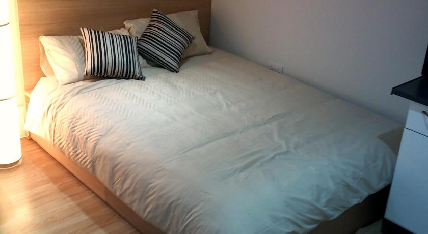 Newly Built Modern Studio House with Free Parking