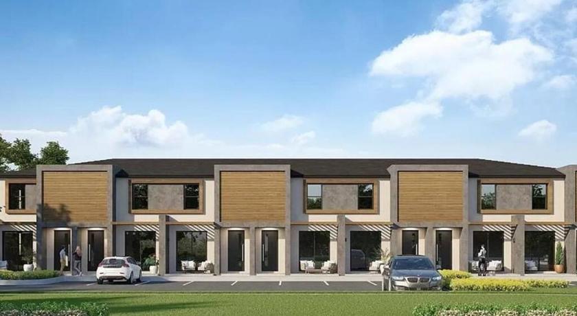Modern New Townhome at the Hub a few miles to Disney
