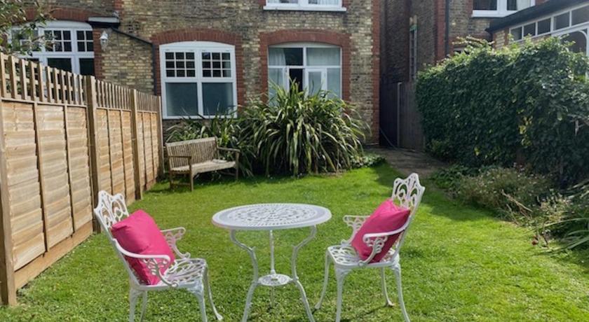 Beautiful one bed garden flat in Muswell hill