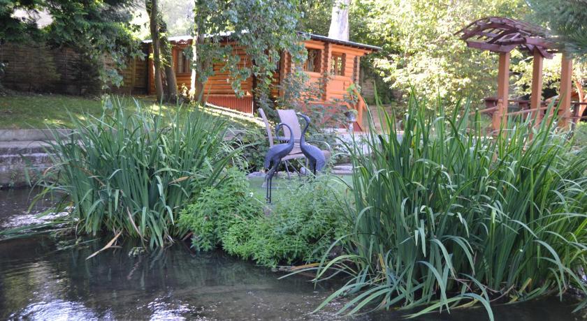 Traditional Log Cabin next to Harry Potter Studios