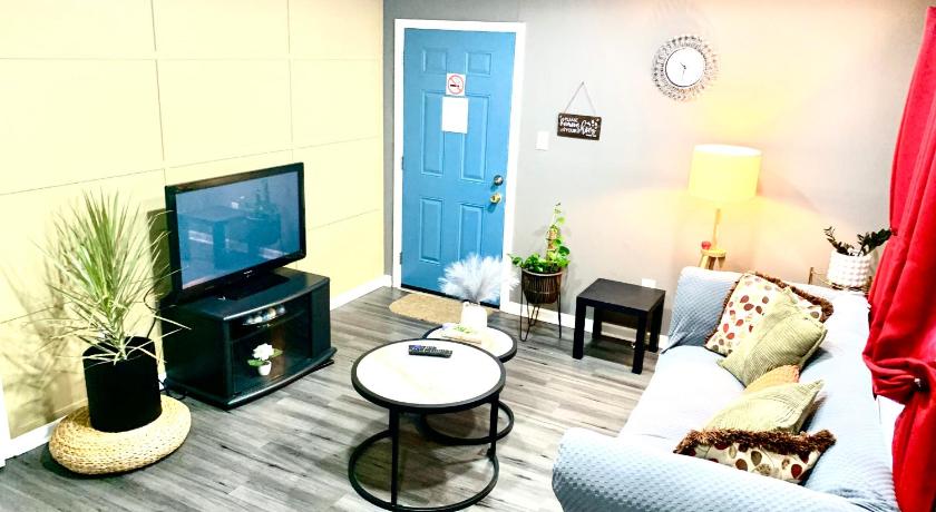 Welcome International Guests-Medical Residents-free shuttle downtown-full kitchen- free parking