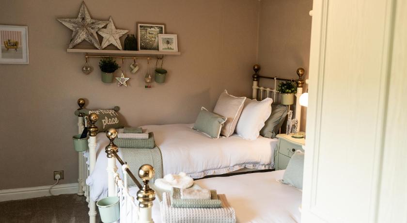 Fern room at field view cottage