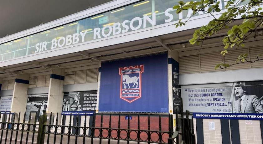 7a Sir Alf Ramsey Way