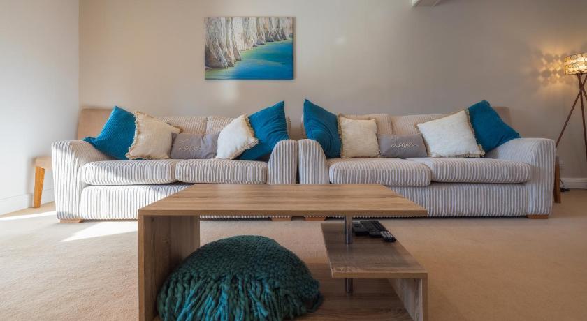 The Secret Garden - West Sussex - 3BR House with Drive