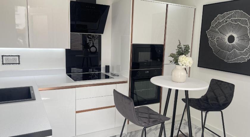 Modern-luxury 1bedroom-EnsuiteBathroom-Garden-Wifi