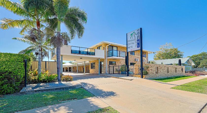 Emerald Central Palms Motel