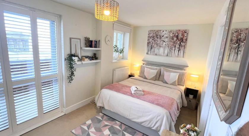 Lux Balcony Penthouse Room Basingstoke Hospital 2min drive and walkable