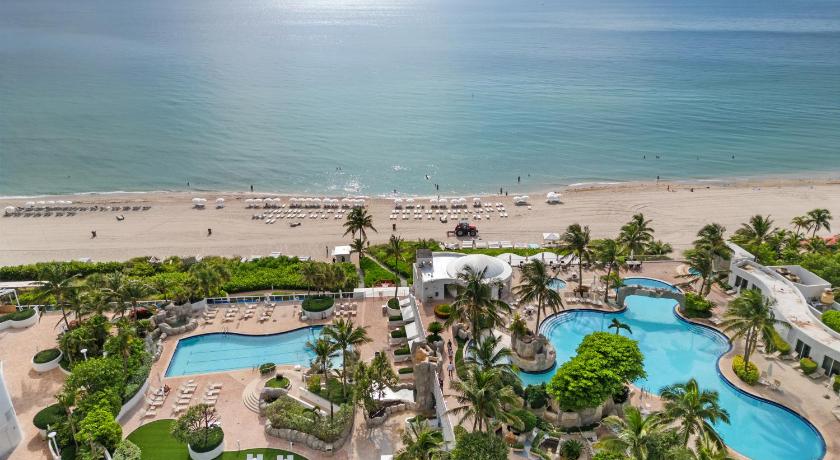 Lujoso apartamento en playa de Sunny Isles Beach