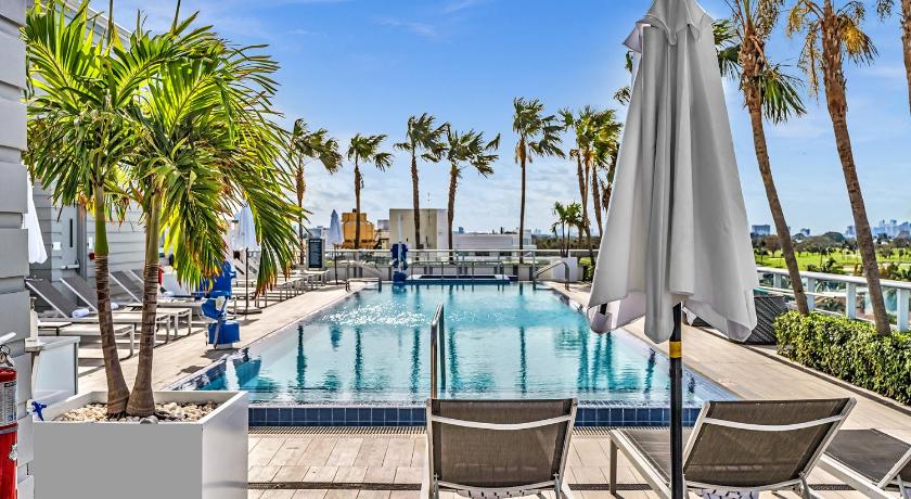 Grand Deluxe Two Bedroom Suite with Balcony Water Views, Corner