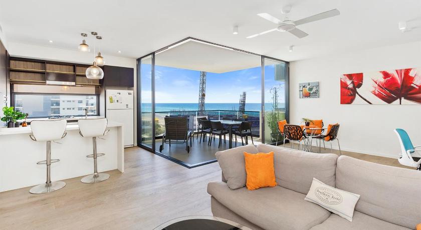 5th Floor Beachside Ocean View with Wi-Fi, Pool and Gym