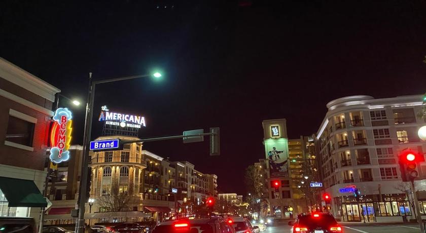 Glendale Americana 2 Bedroom 2 Bathroom Condo