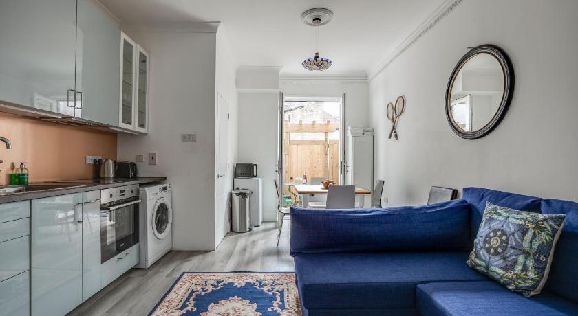 Wimbledon 2 Bed Tennis & Travel