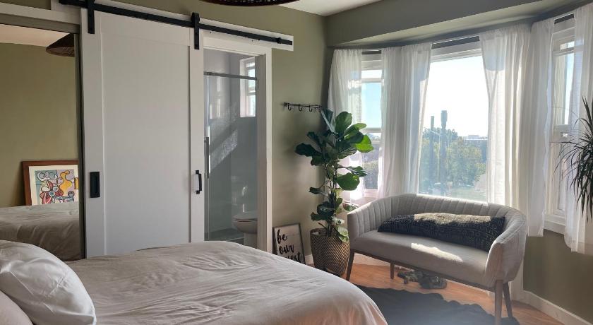 Inglewood Forum and Sofi park and walk private room
