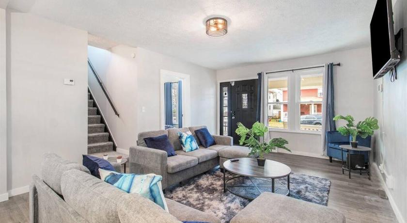 2 Miles from NOTRE DAME - Brand New Spacious House