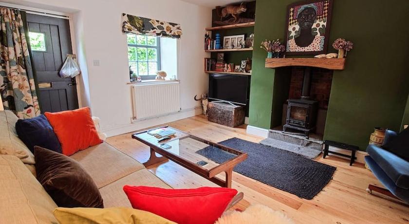 Cosy Welsh Town Cottage