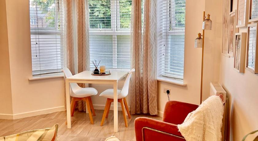 Modern 2 Bed Apartment With Free Parking And Netflix