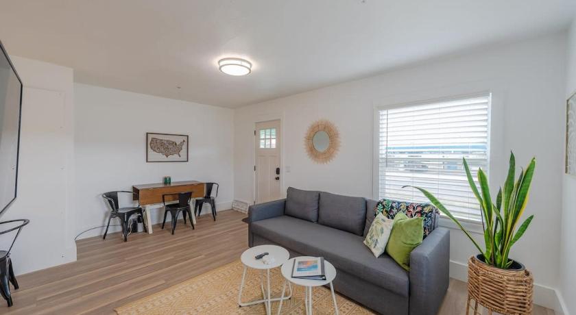 #StayInMyDistrict Cypress Cottage Coos Bay