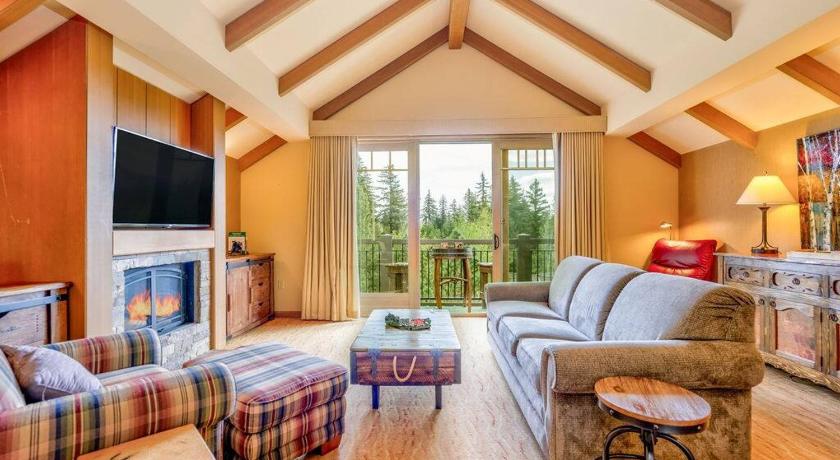 5036 Suncadia Lodge Penthouse with Full Kitchen & Balcony