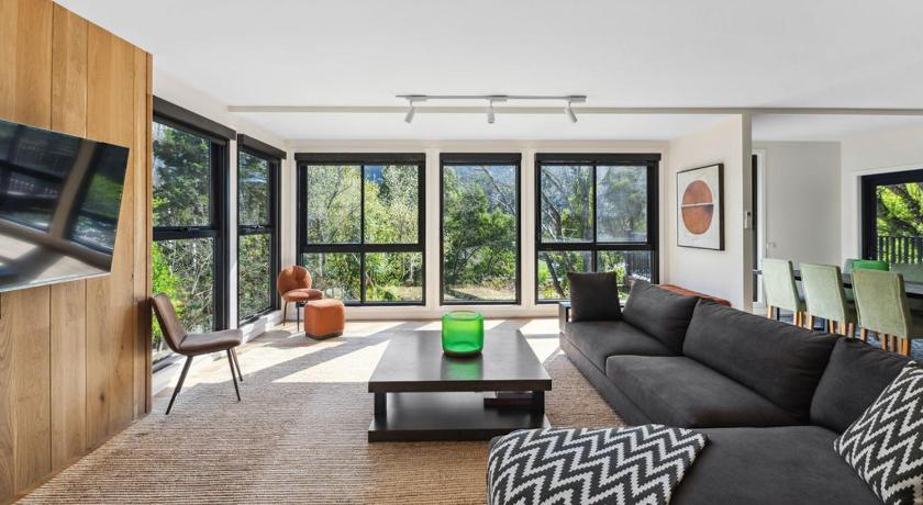 Station Penthouse with Private Spa