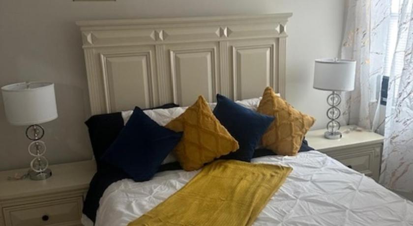 Modern 4BR- Near Everything!