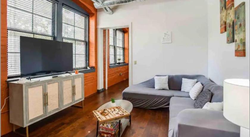 NY Style Loft with King Bed