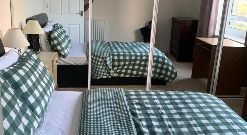 Basic city kings st view 2 bed