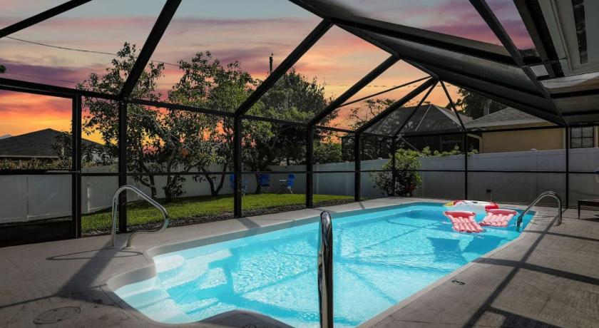 4BD Beach House Heated Pool Sleeps 14